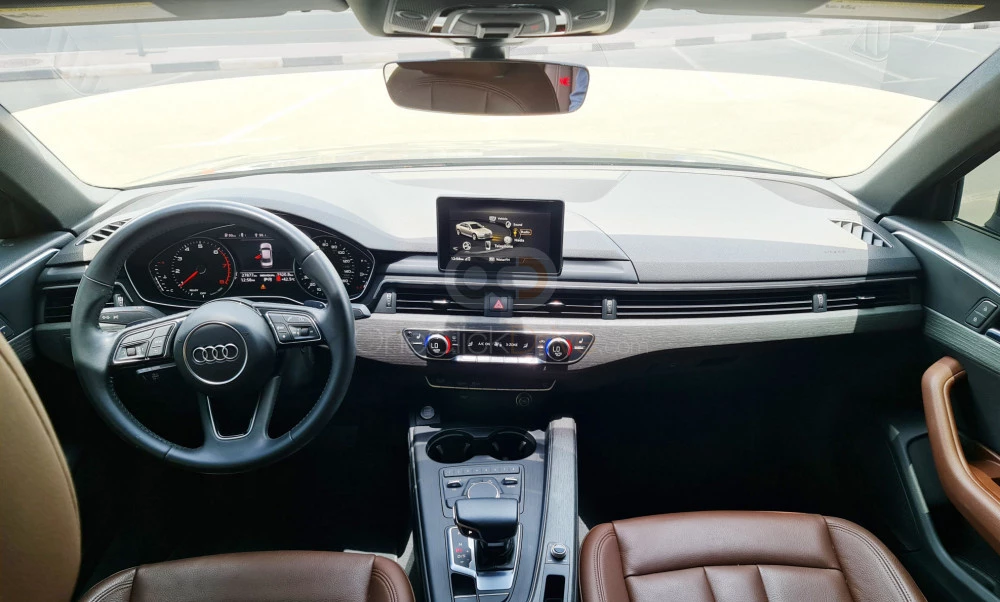Noir Audi A4 2020 for rent in Dubaï 3